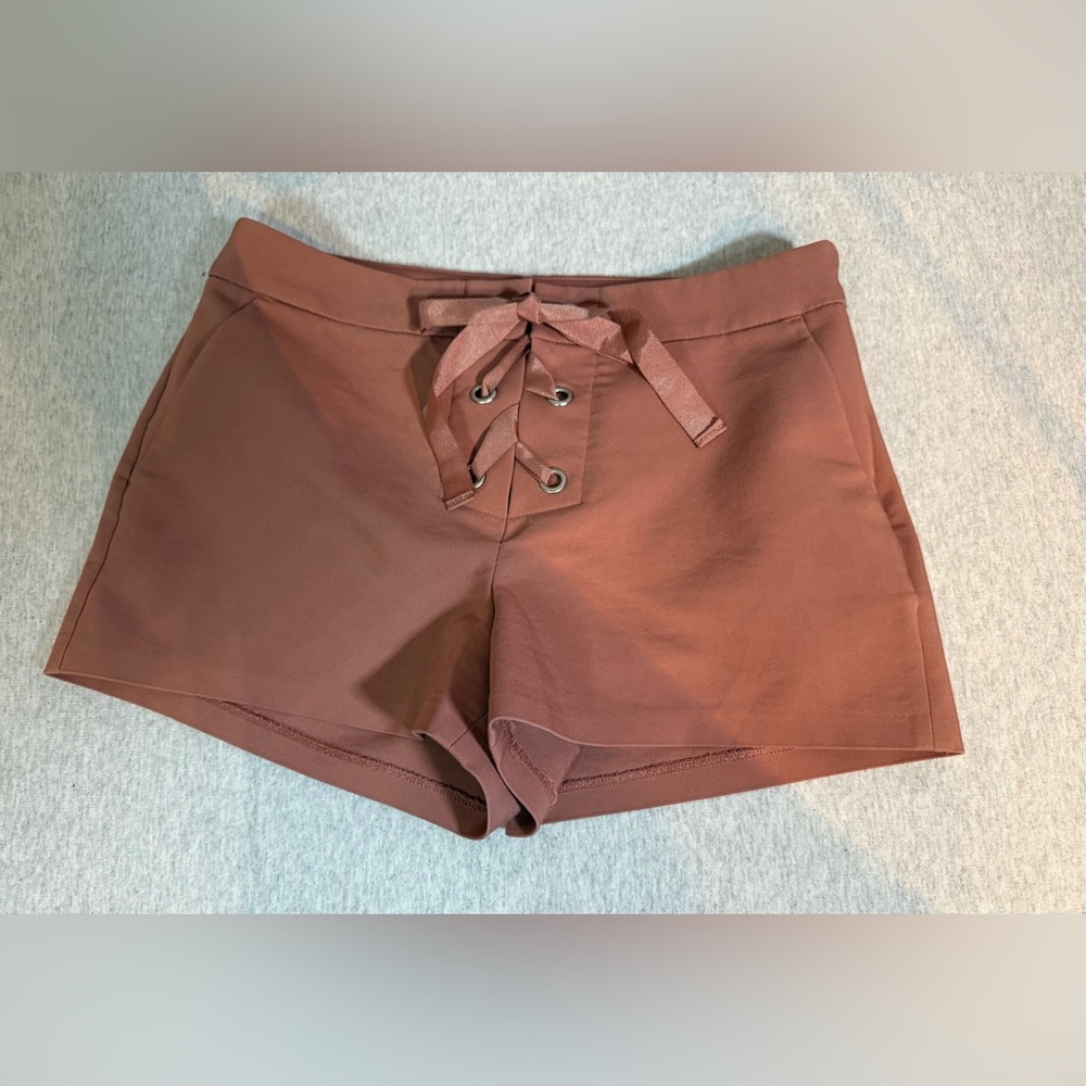 Express Pink/Mauve Lace-Up Mid Rise Shorts 💗